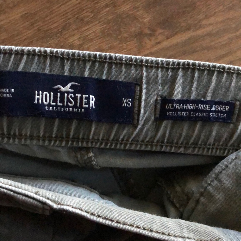 Hollister Joggers - Picture 4 of 4